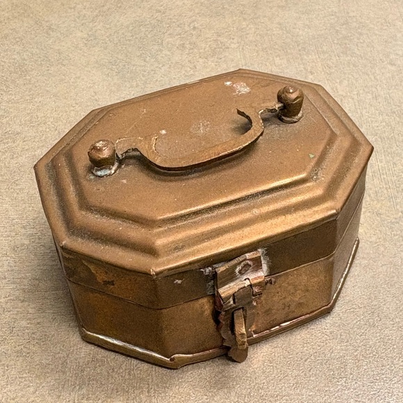 Octagonal Brass Trinket Box - Picture 4 of 10